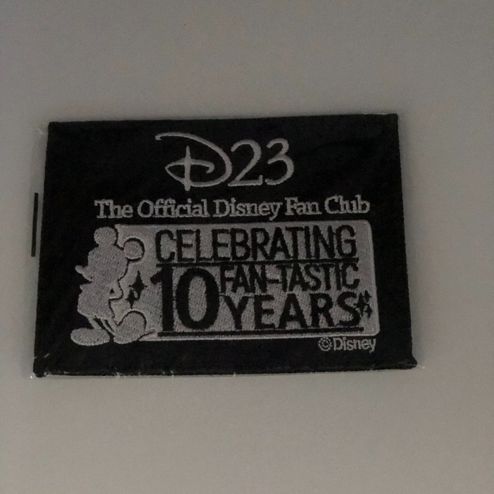 D23 Disney Club 10 Year Patch, NIP